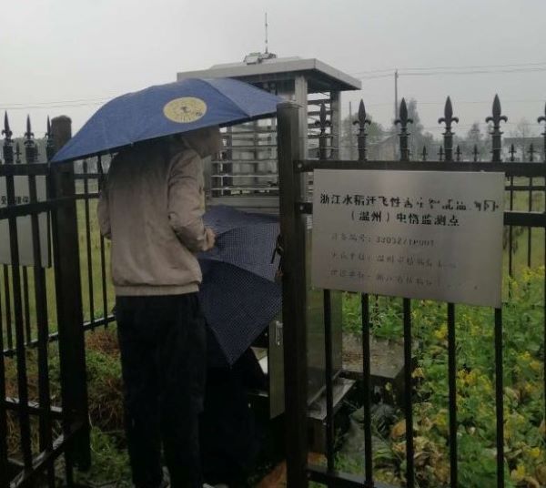 淋漓大雨无阻 淋漓大雨无阻